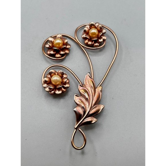 Large Flower with Stem Brooch 1940s Vintage Costume Pin Flower with Faux Pearls - Picture 2 of 5